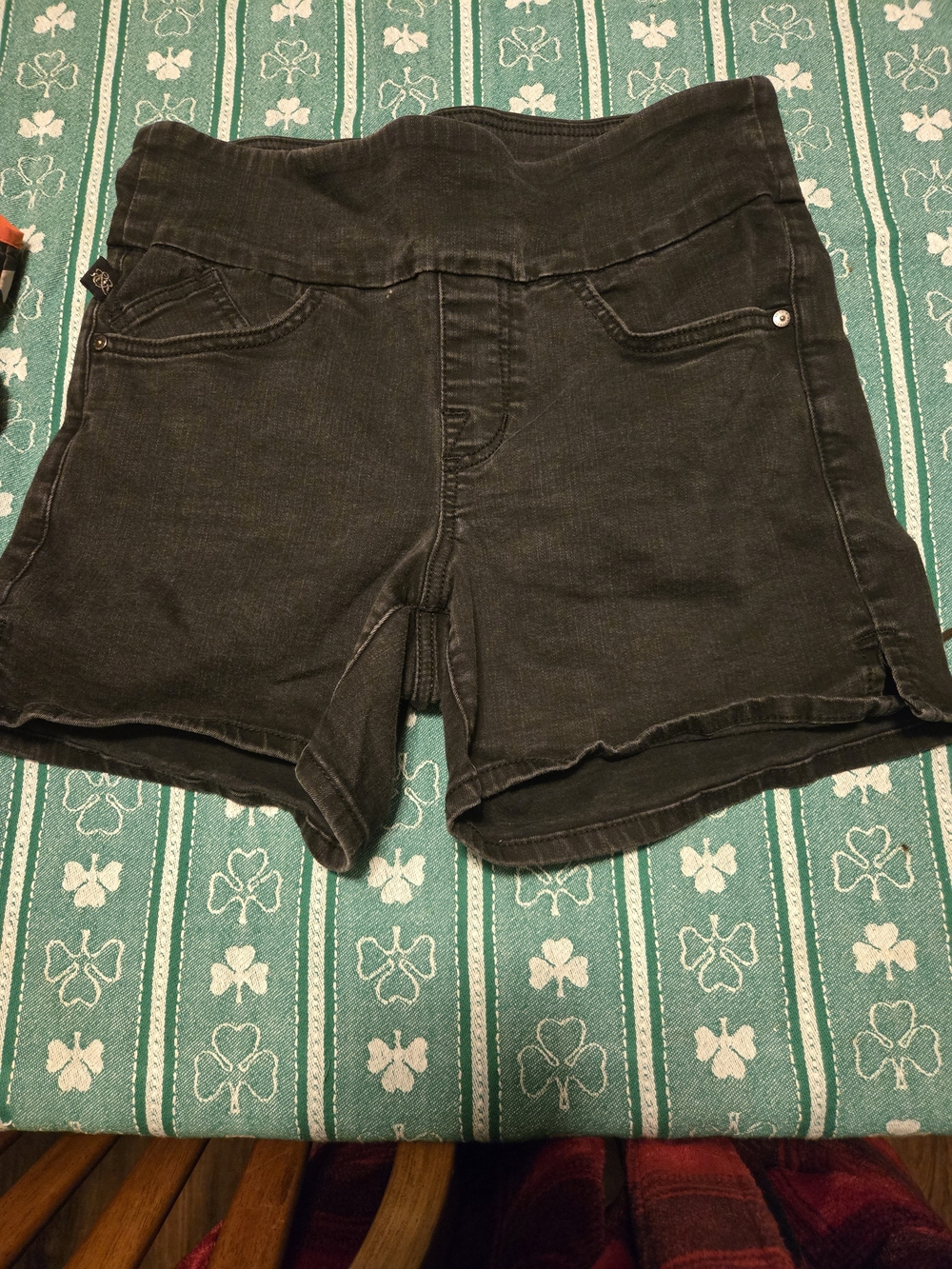 Rock & Republic Black Stretch Denim Jean Shorts